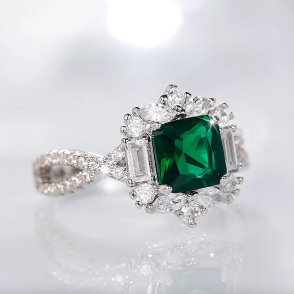 NEW 18k White Gold Emerald Diamond Ring - Picture 6 of 8